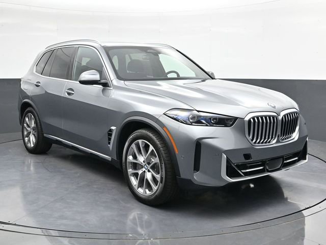 Used 2026 BMW X5 xDrive50e w/ Climate Comfort Package image 2