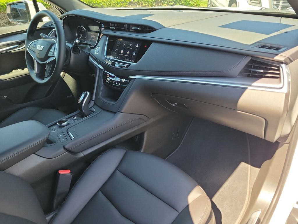 Used 2025 Cadillac XT5 Luxury image 27