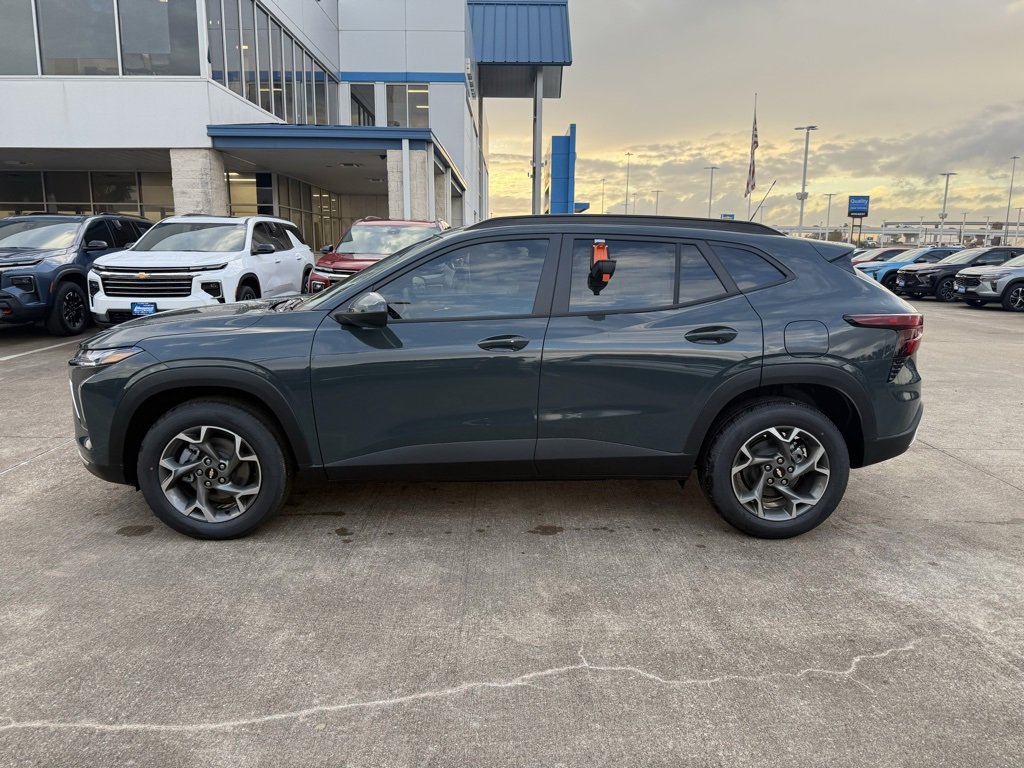 New 2026 Chevrolet Trax LT w/ Sunroof Package image 16