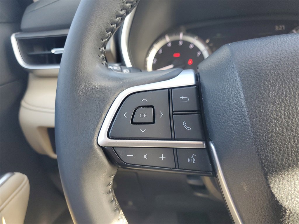 Used 2024 Toyota Highlander XLE image 23