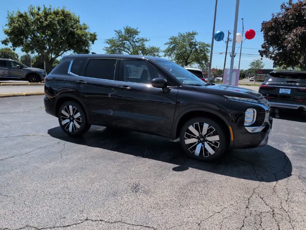 New 2026 Mitsubishi Outlander SE FWD image 3
