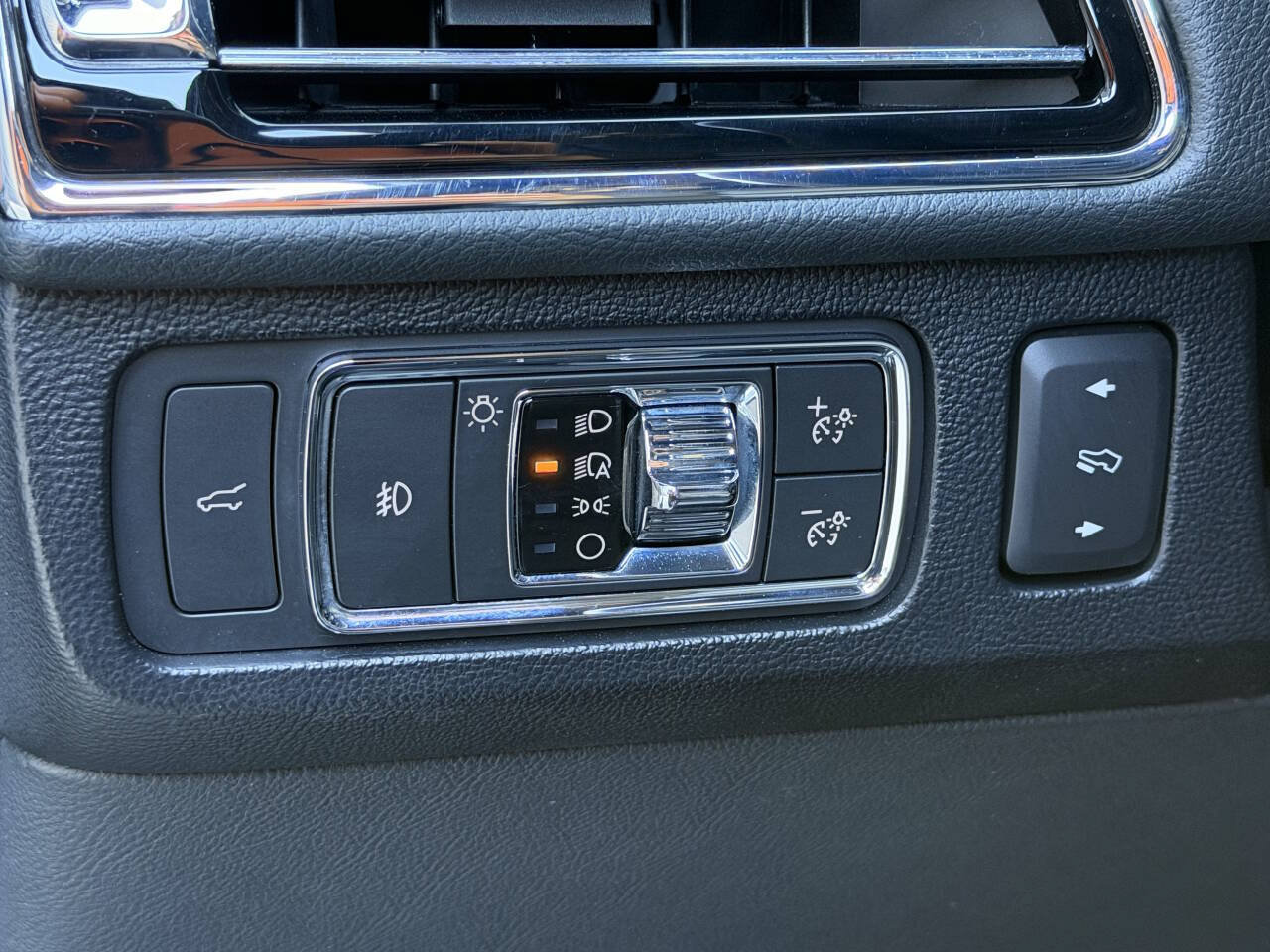 Used 2022 Lincoln Navigator Reserve AWD/4WD image 34
