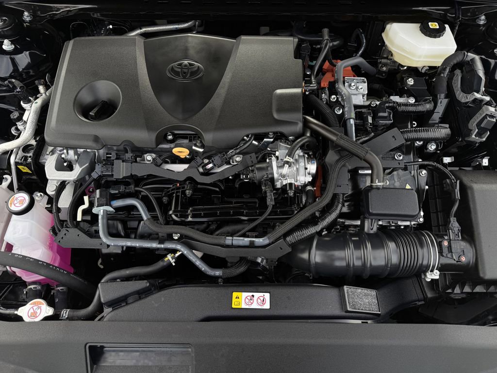 Used 2025 Toyota Camry SE FWD image 30