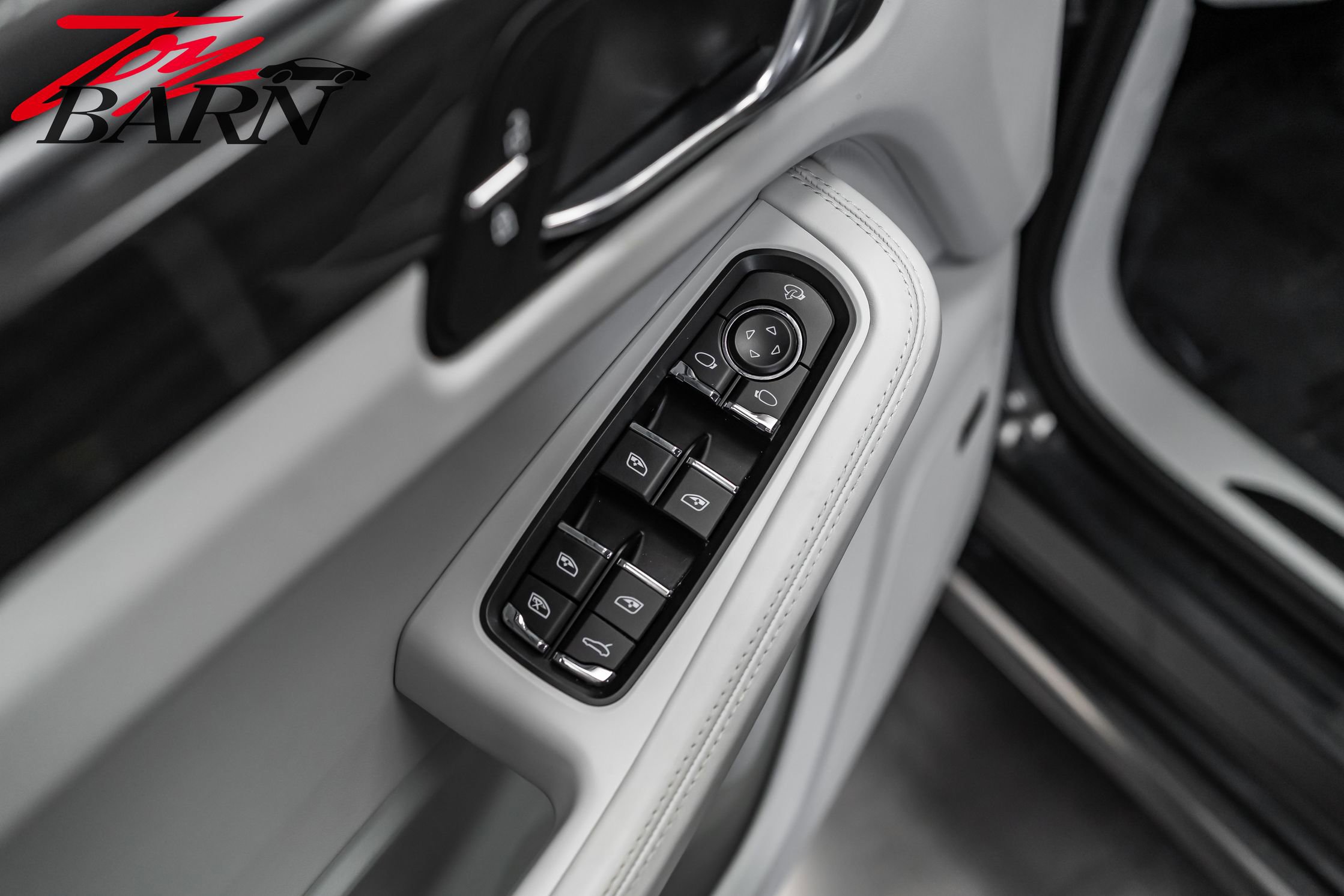 Used 2022 Porsche Macan GTS AWD/4WD image 18