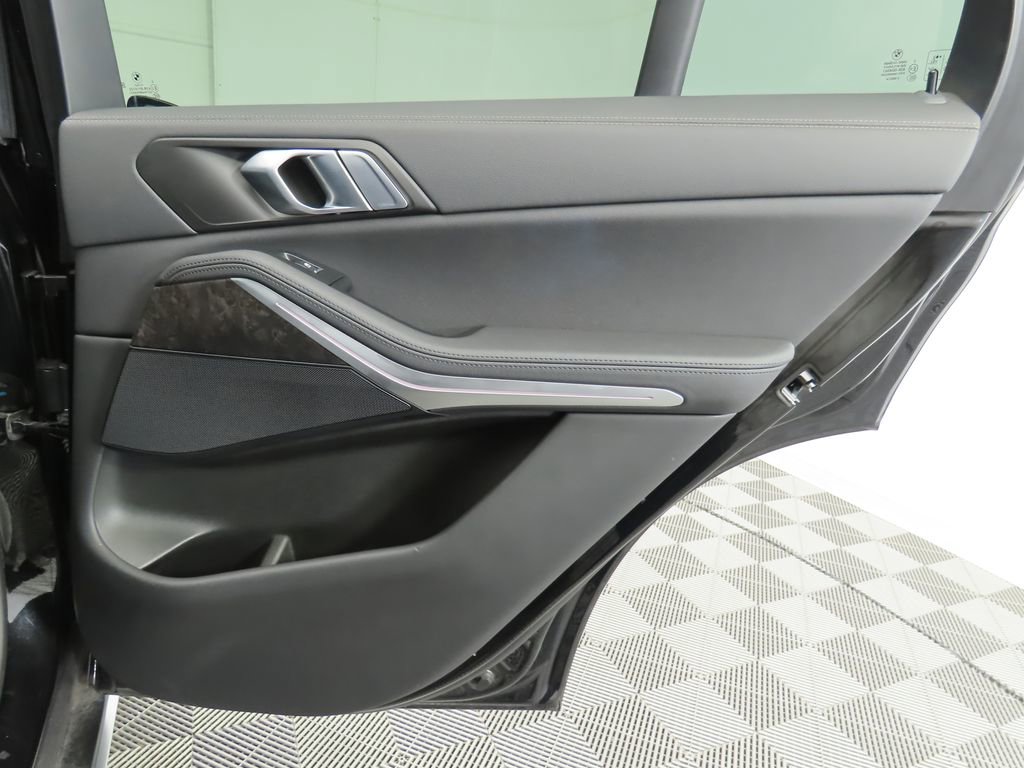 Used 2022 BMW X5 xDrive40i w/ Parking Assistance Package image 28