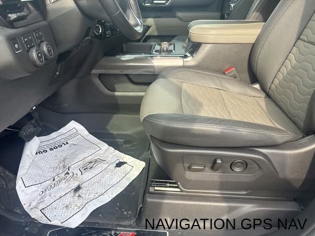 Used 2025 Chevrolet Silverado 2500 ZR2 w/ Technology Package image 13