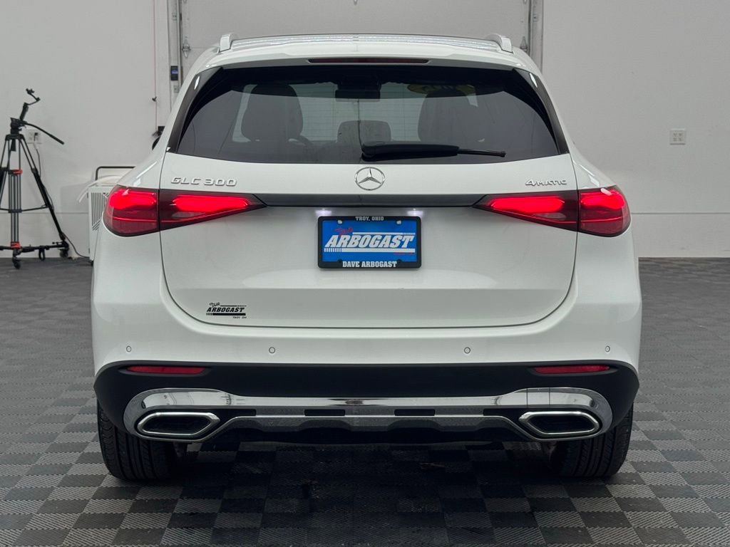 Used 2025 Mercedes-Benz GLC 300 4MATIC image 9