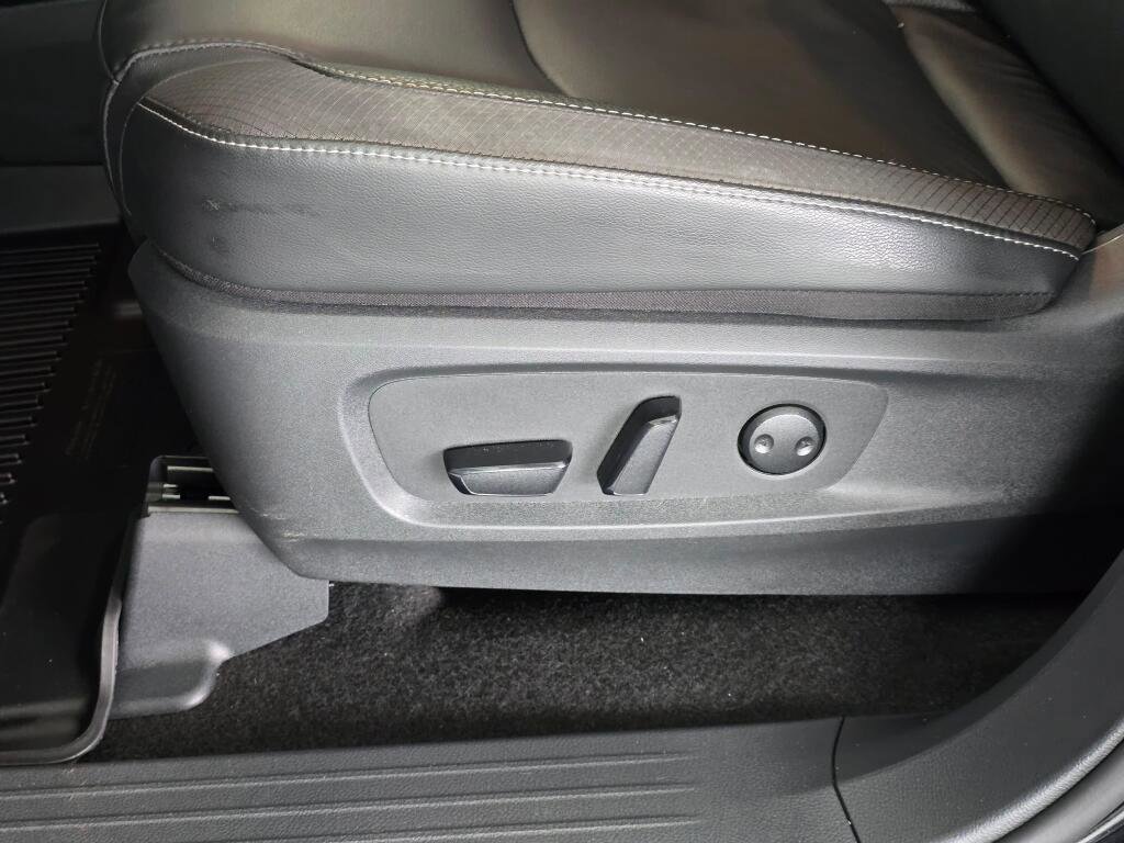 Used 2025 Nissan Pathfinder SL image 23