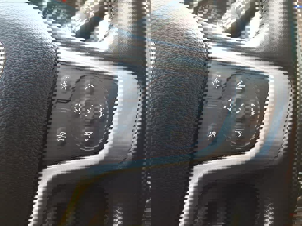 Used 2020 GMC Terrain SLE image 16