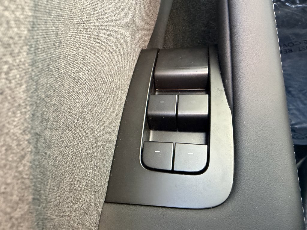 Used 2025 Tesla Model 3 image 32