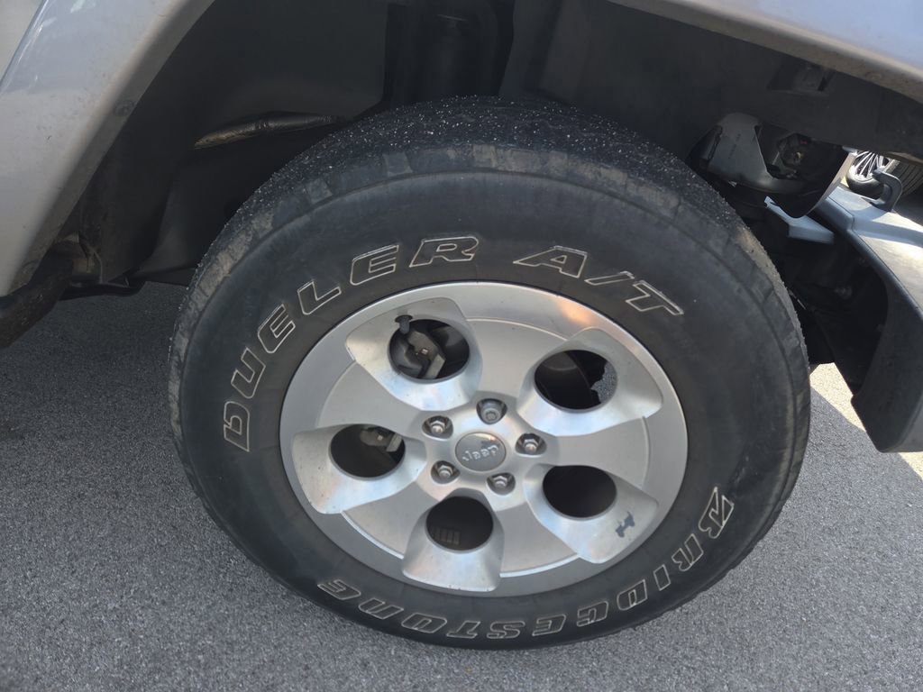 Used 2015 Jeep Wrangler Unlimited Sahara w/ Dual Top Group image 2