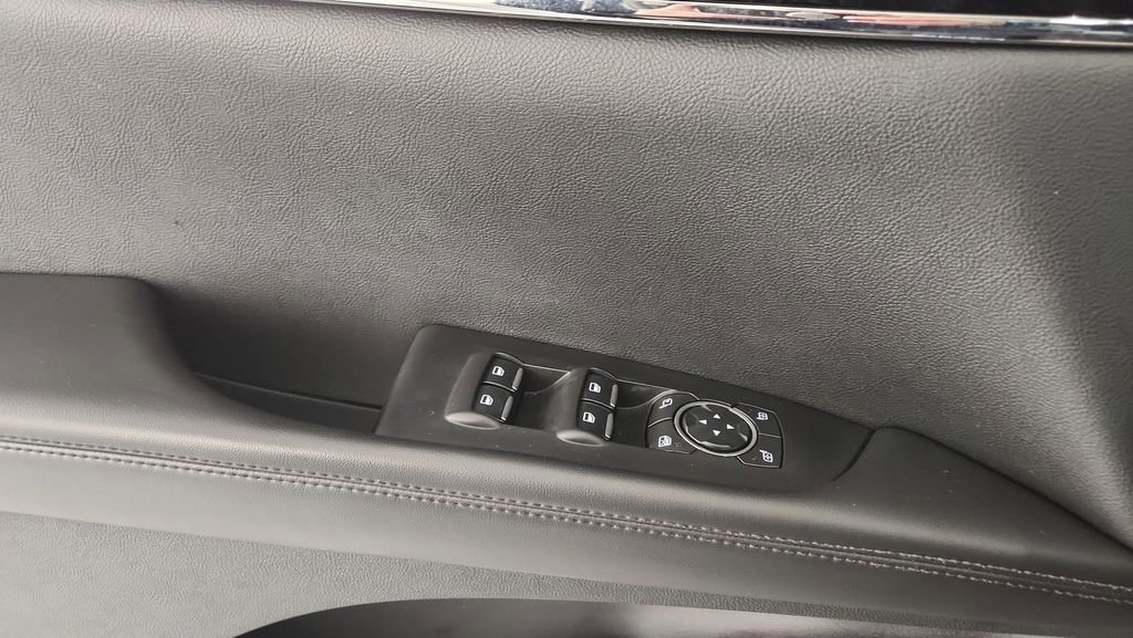 Used 2023 Lincoln Nautilus Reserve w/ Equipment Group 201A image 15