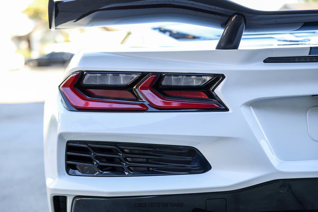 Used 2025 Chevrolet Corvette Z06 w/ Z07 Performance Package RWD image 64
