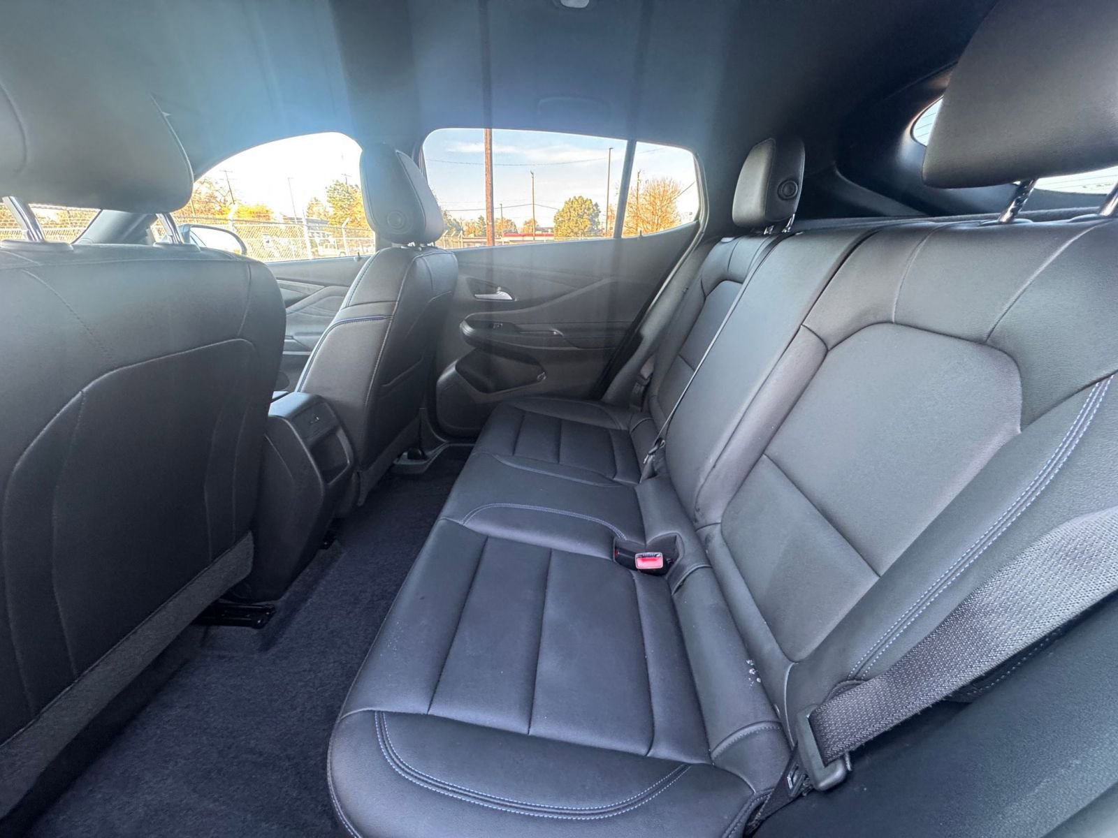 Used 2025 Buick Envista Sport Touring image 23