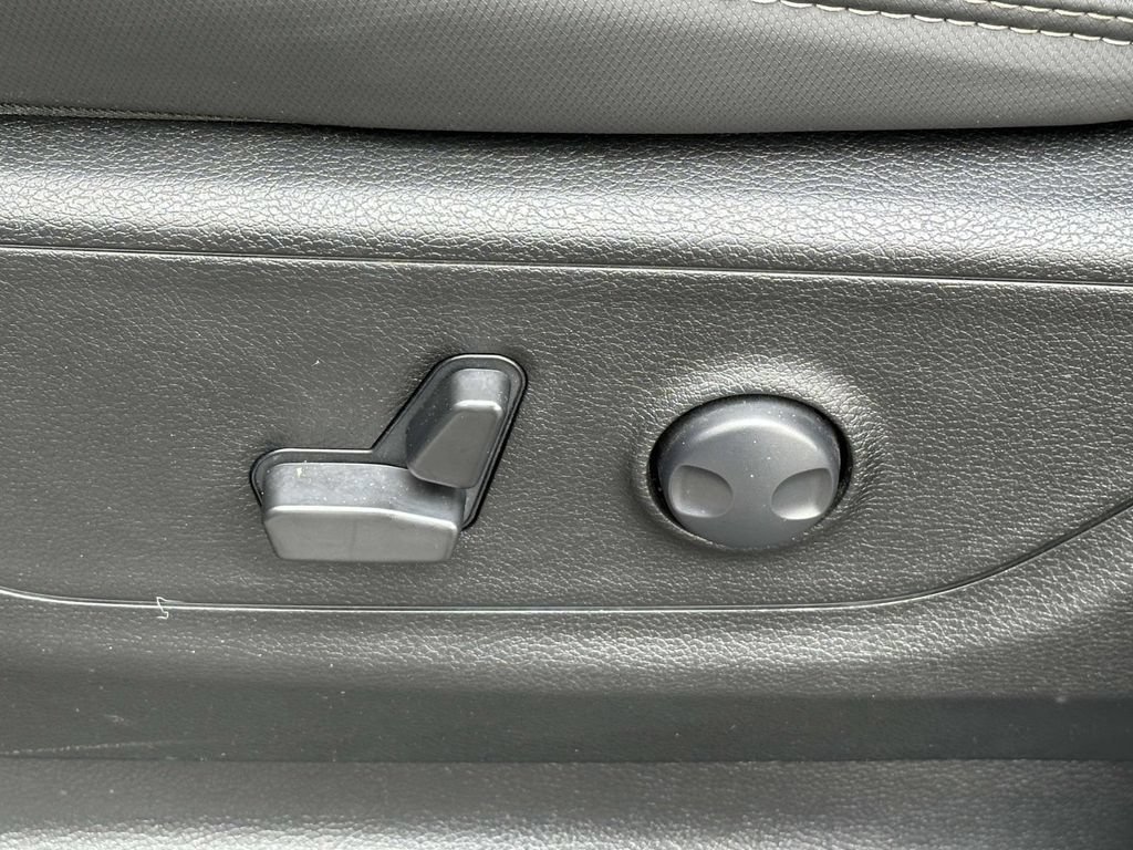 Used 2023 RAM 1500 Big Horn AWD/4WD image 17