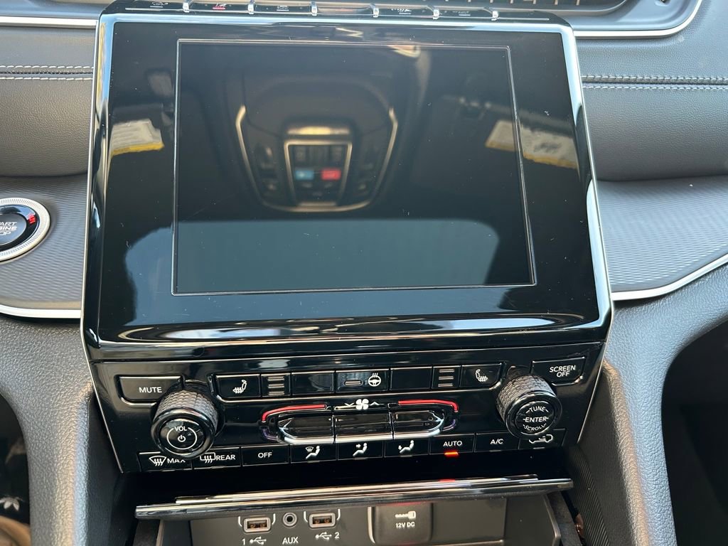 New 2025 Jeep Grand Cherokee L Altitude image 12