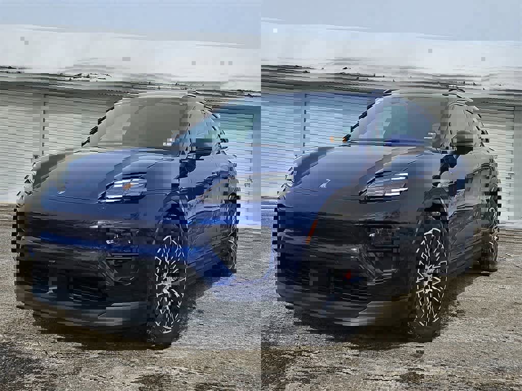 Certified 2025 Porsche Macan 4S Electric image 1