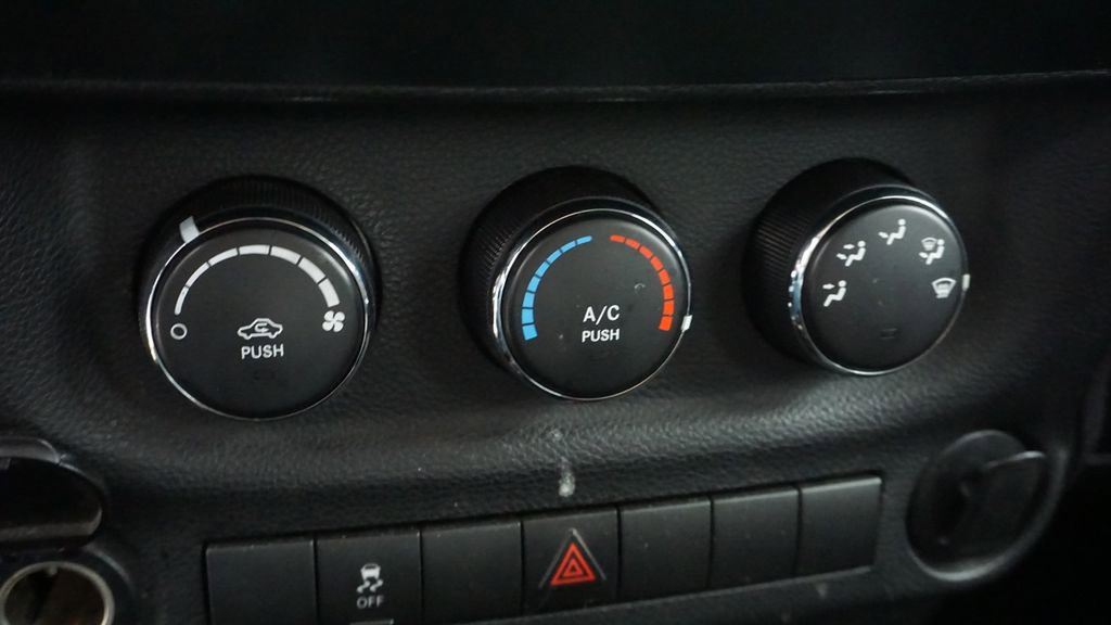 Used 2012 Jeep Wrangler Unlimited Sport image 32