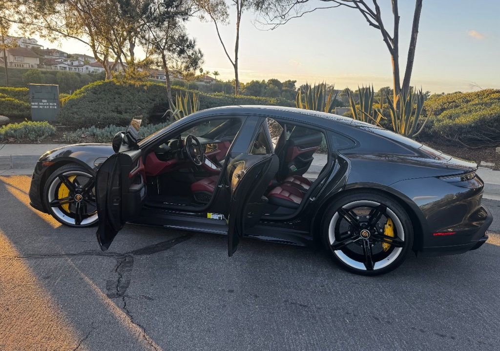 Used 2020 Porsche Taycan Turbo S image 7