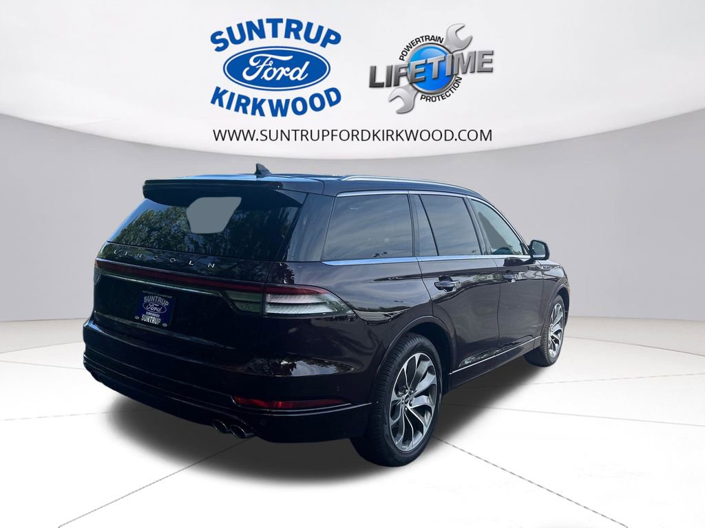Used 2023 Lincoln Aviator Grand Touring w/ Equipment Group 301A AWD/4WD image 3