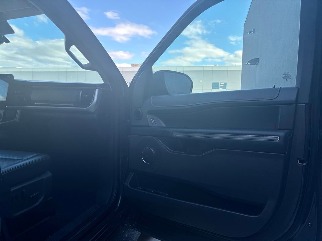 Used 2024 Ford Expedition Max XLT AWD/4WD image 9