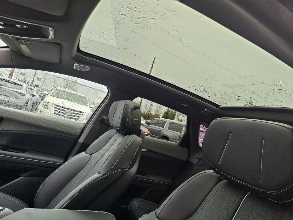 New 2026 Cadillac Optiq Luxury 2 AWD/4WD image 28