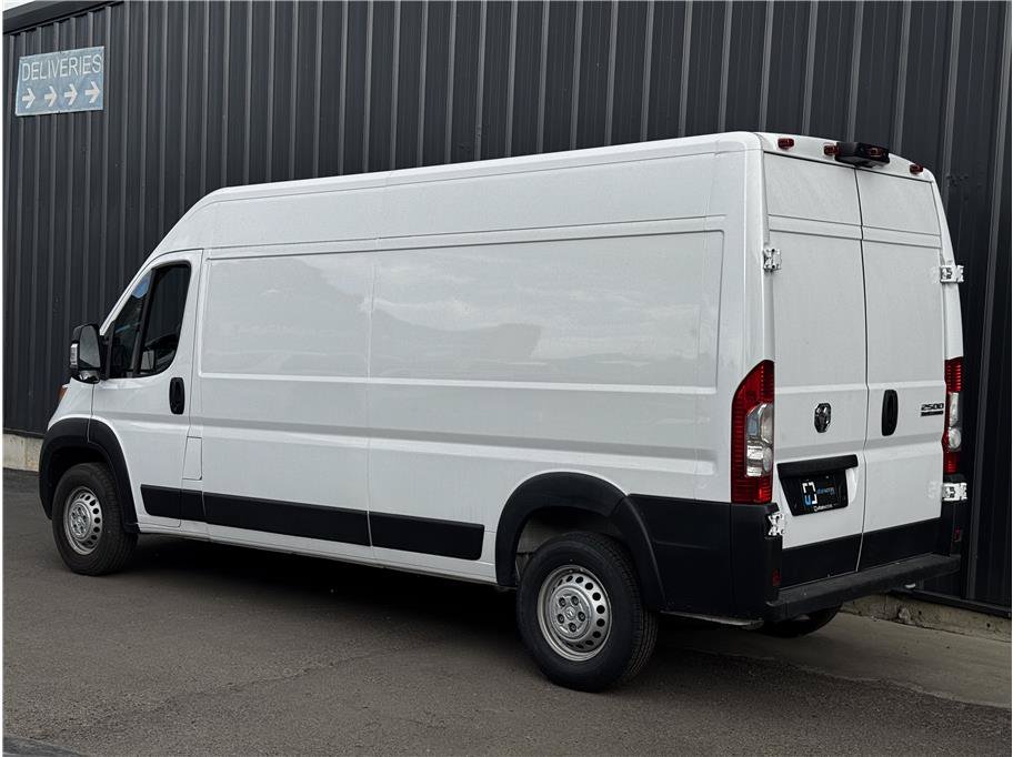 Used 2025 RAM ProMaster 2500 w/ Convenience Group FWD image 3
