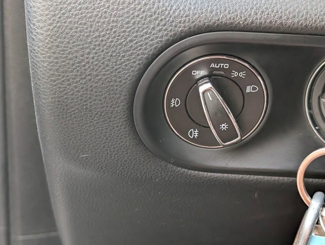 Used 2018 Porsche Macan image 34