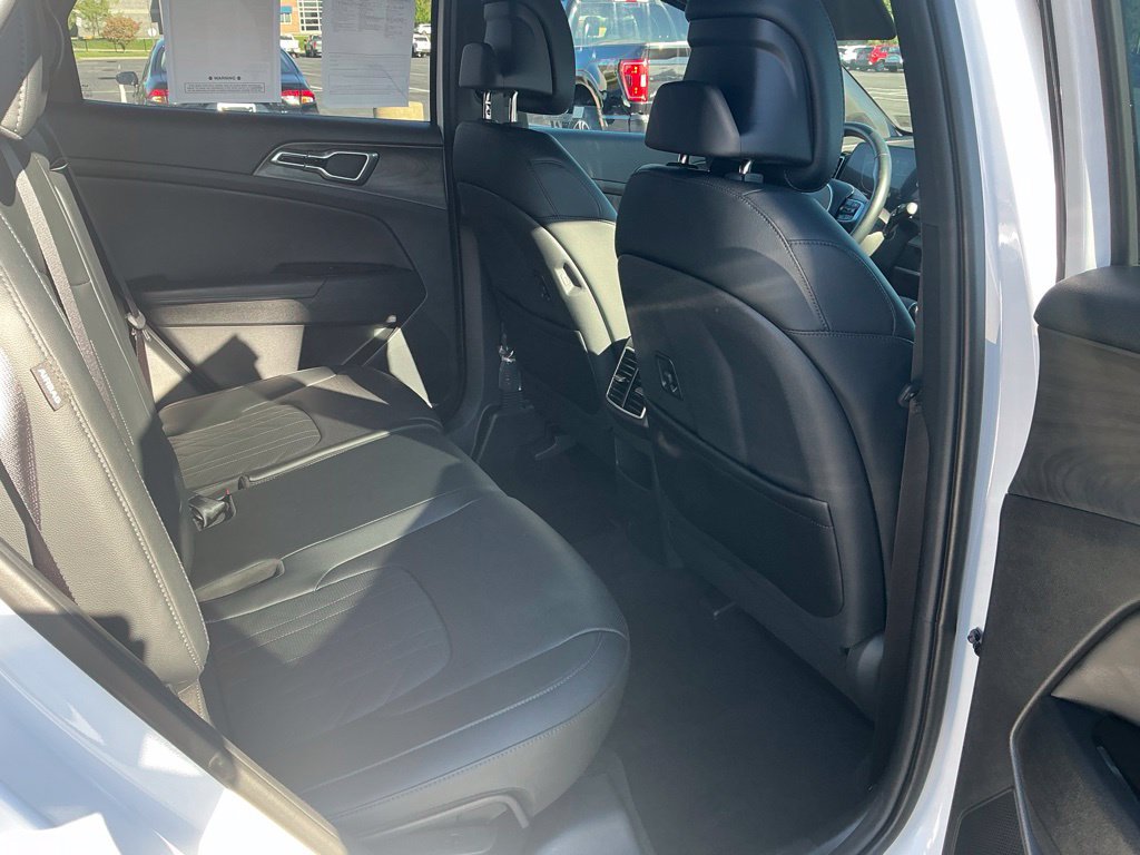 Used 2025 Kia Sportage X-Line w/ Premium Package AWD/4WD image 32