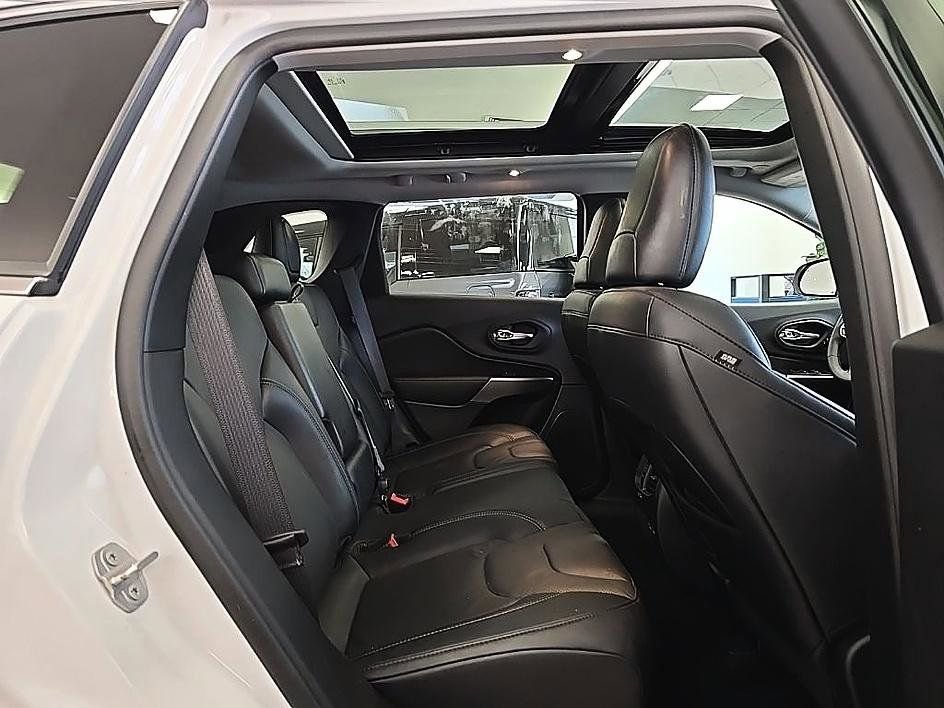 Used 2021 Jeep Cherokee Limited image 33