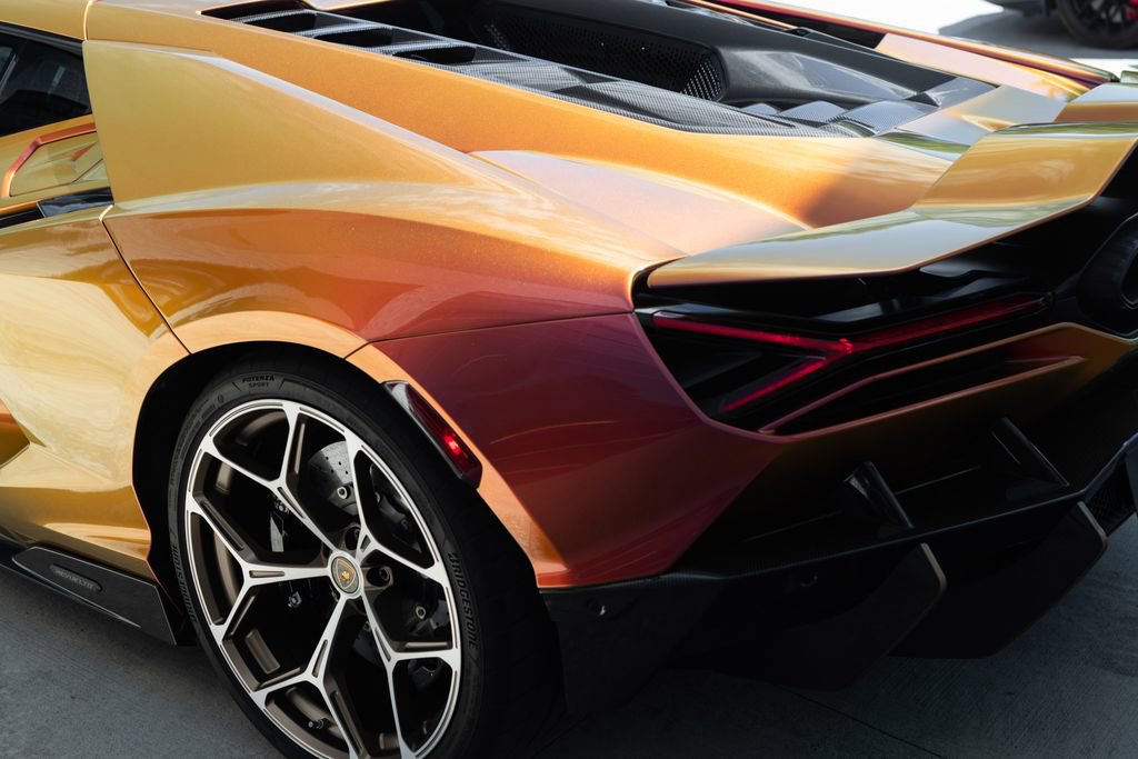 Used 2024 Lamborghini Revuelto AWD/4WD image 16