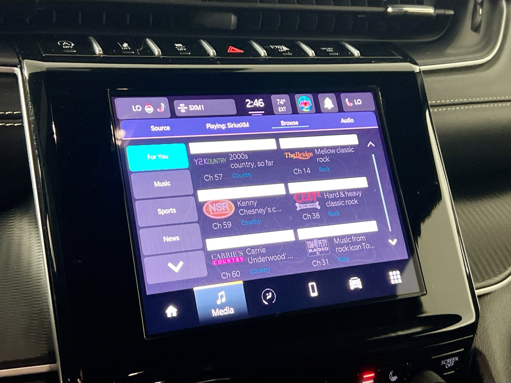 Used 2024 Jeep Grand Cherokee Altitude image 28