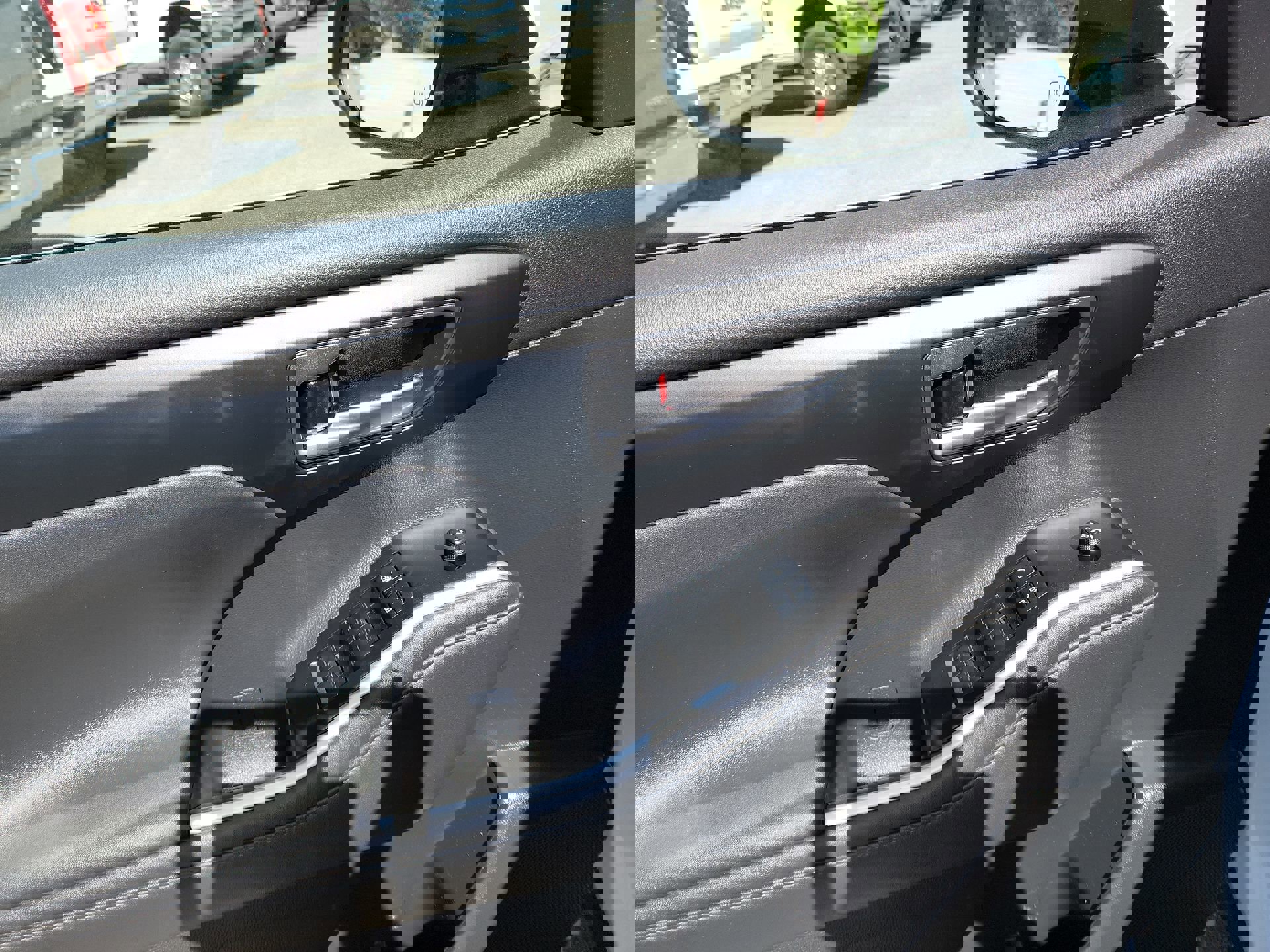 Used 2021 Toyota Highlander XLE image 15