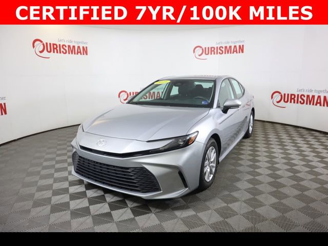 Used 2025 Toyota Camry LE FWD image 3