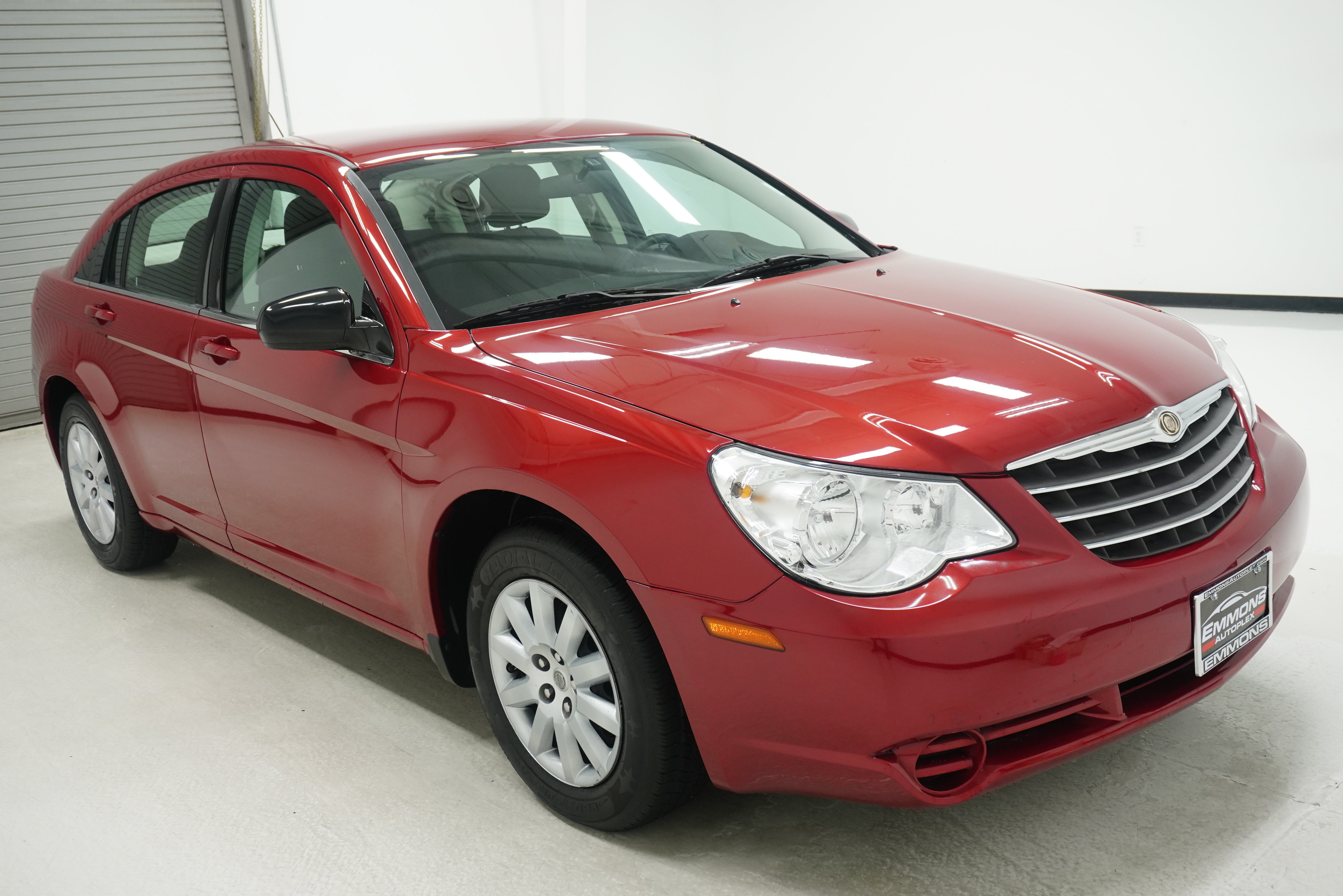 Used 2010 Chrysler Sebring Touring FWD image 3