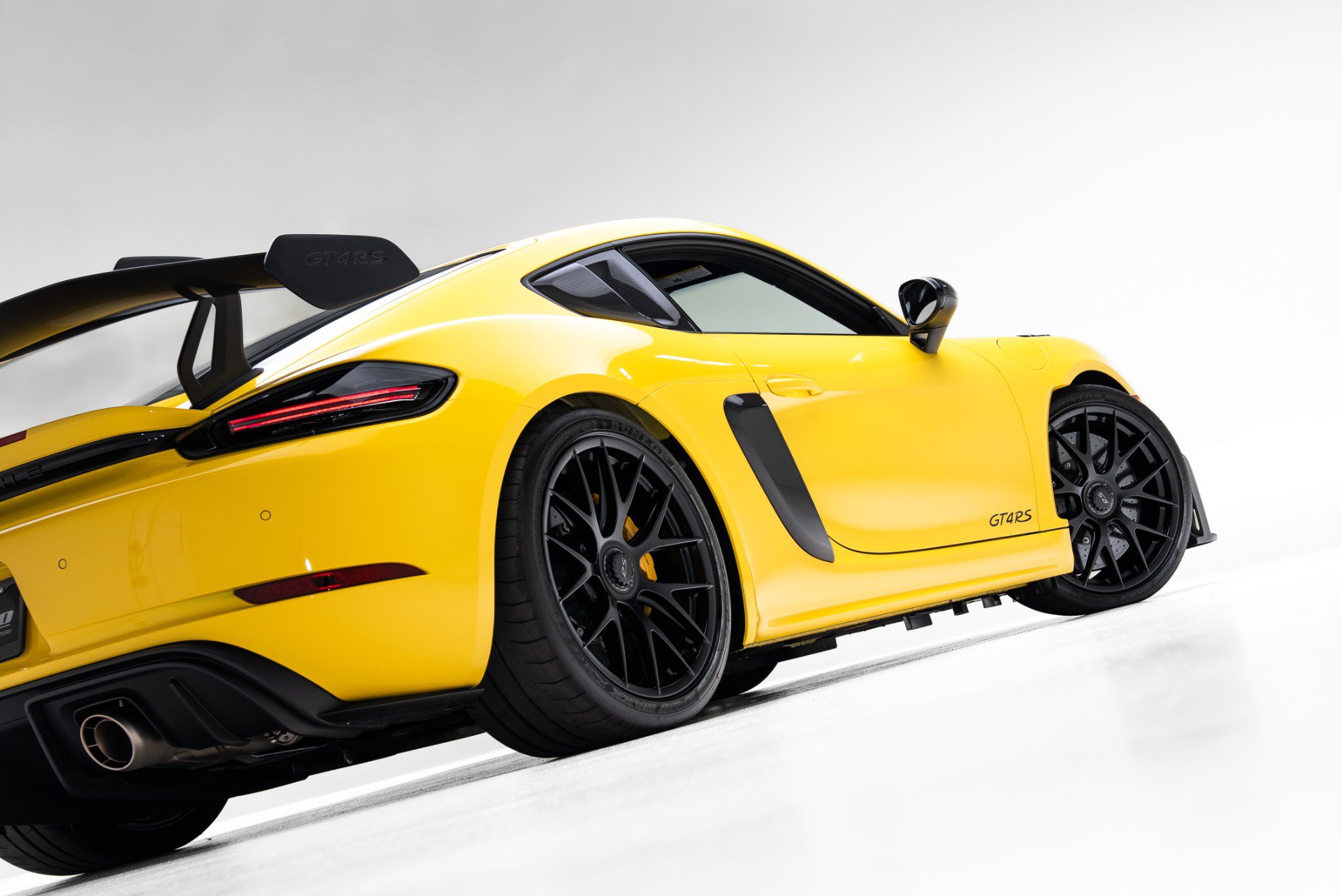 Used 2024 Porsche 718 Cayman GT4 RS RWD image 4