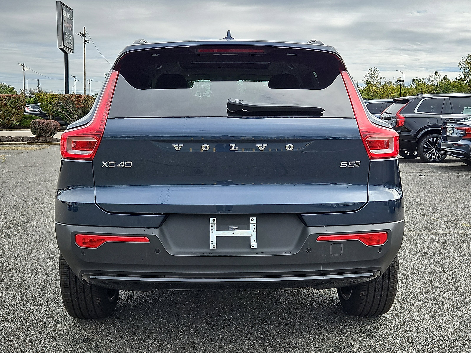 New 2026 Volvo XC40 B5 Ultra w/ Protection Package Premier AWD/4WD image 5