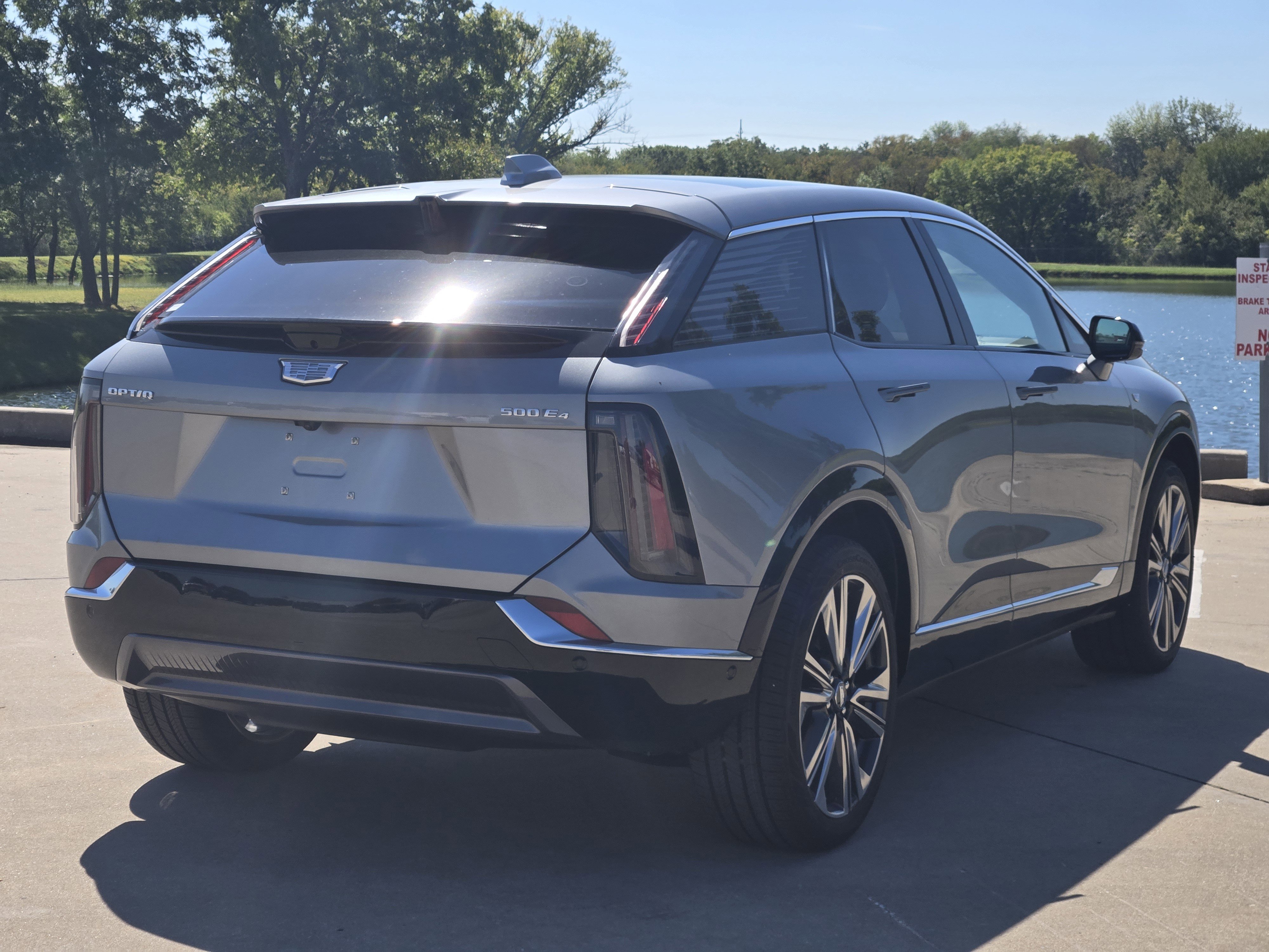 New 2025 Cadillac Optiq Luxury 2 image 4