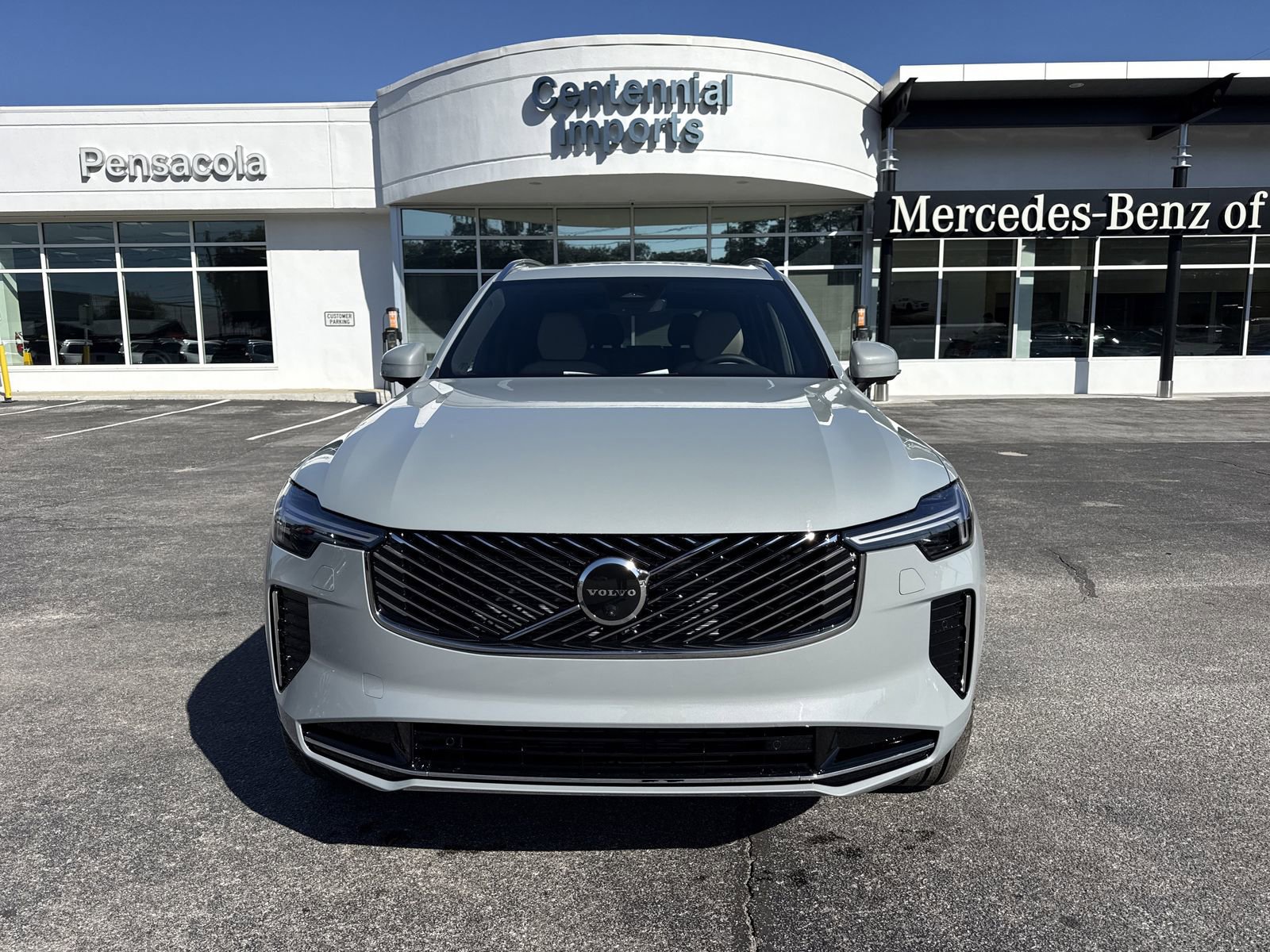 New 2026 Volvo XC90 B6 Plus w/ Protection Package Premier image 8