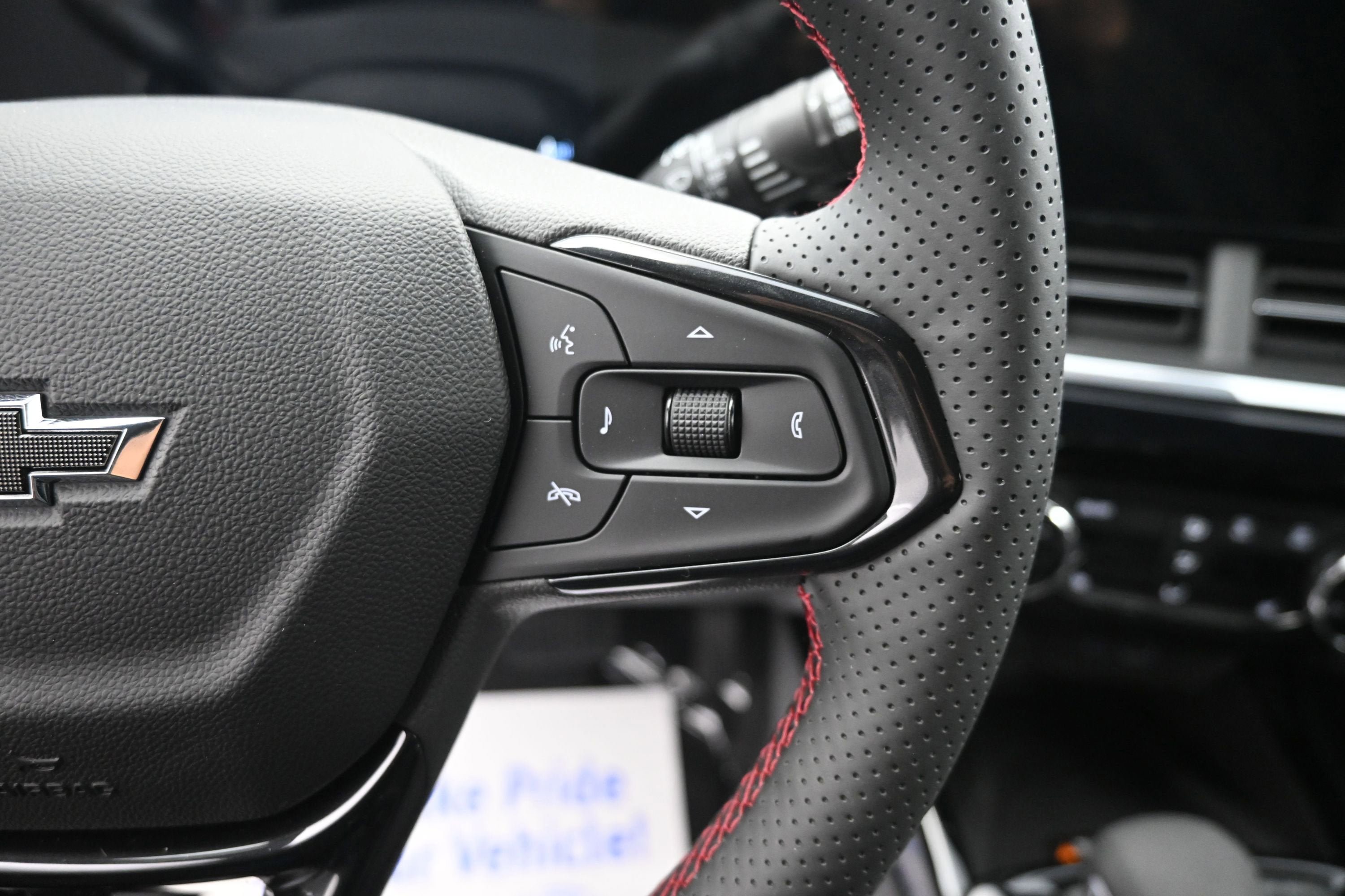 New 2026 Chevrolet Trax RS w/ Sunroof Package FWD image 13