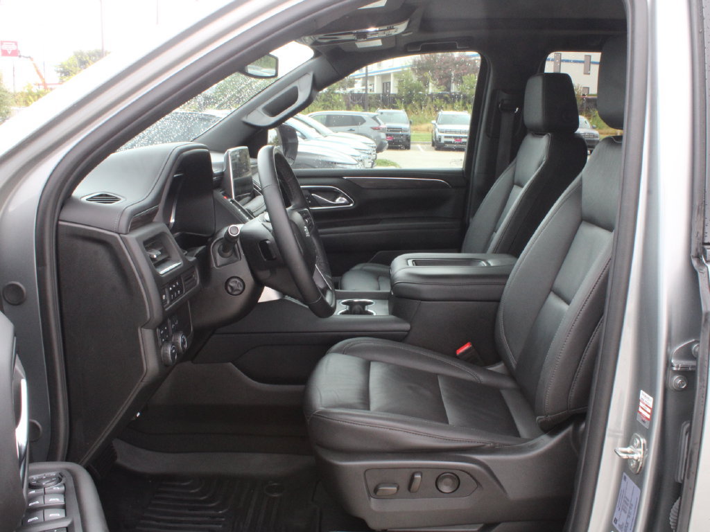 Used 2024 Chevrolet Tahoe Z71 w/ Luxury Package AWD/4WD image 13