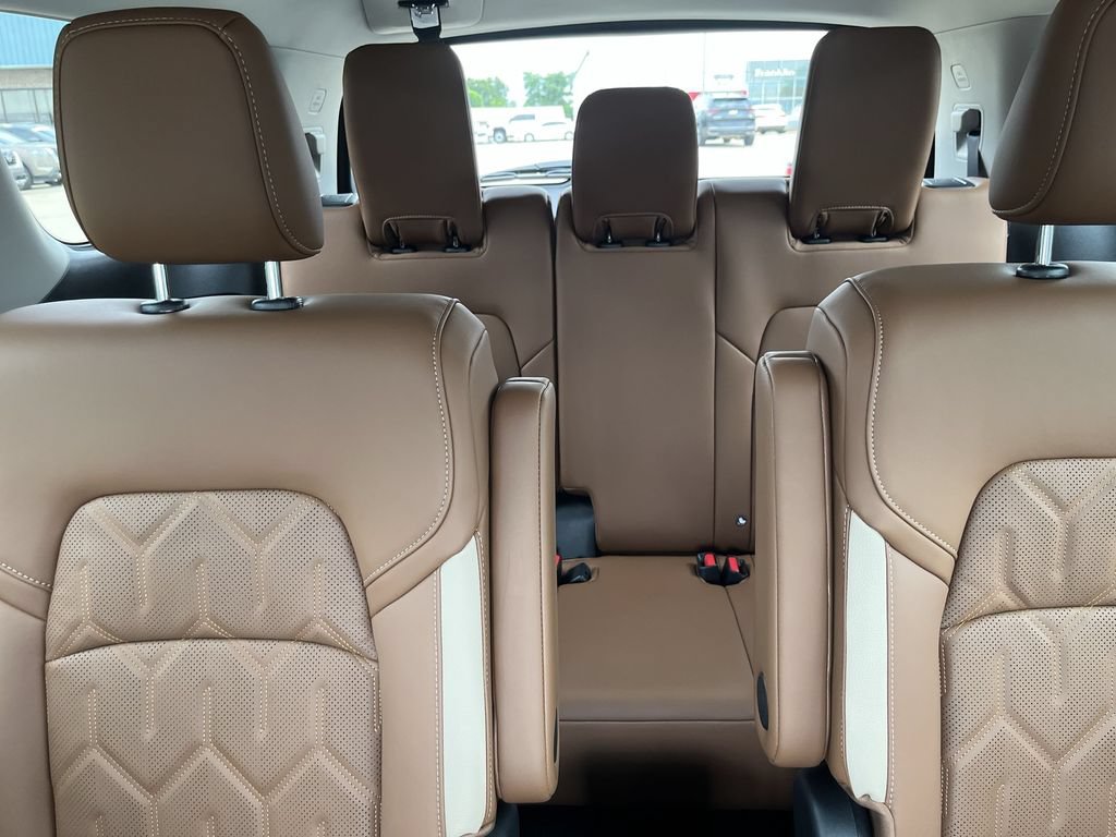 New 2026 Nissan Pathfinder Platinum AWD/4WD image 23