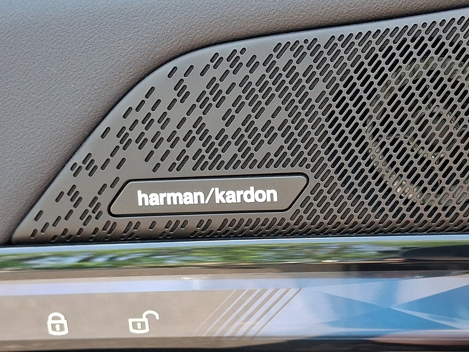 Used 2025 BMW i5 xDrive40 w/ Premium Package AWD/4WD image 26