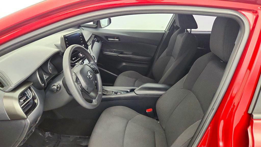 Used 2019 Toyota C-HR LE FWD image 18