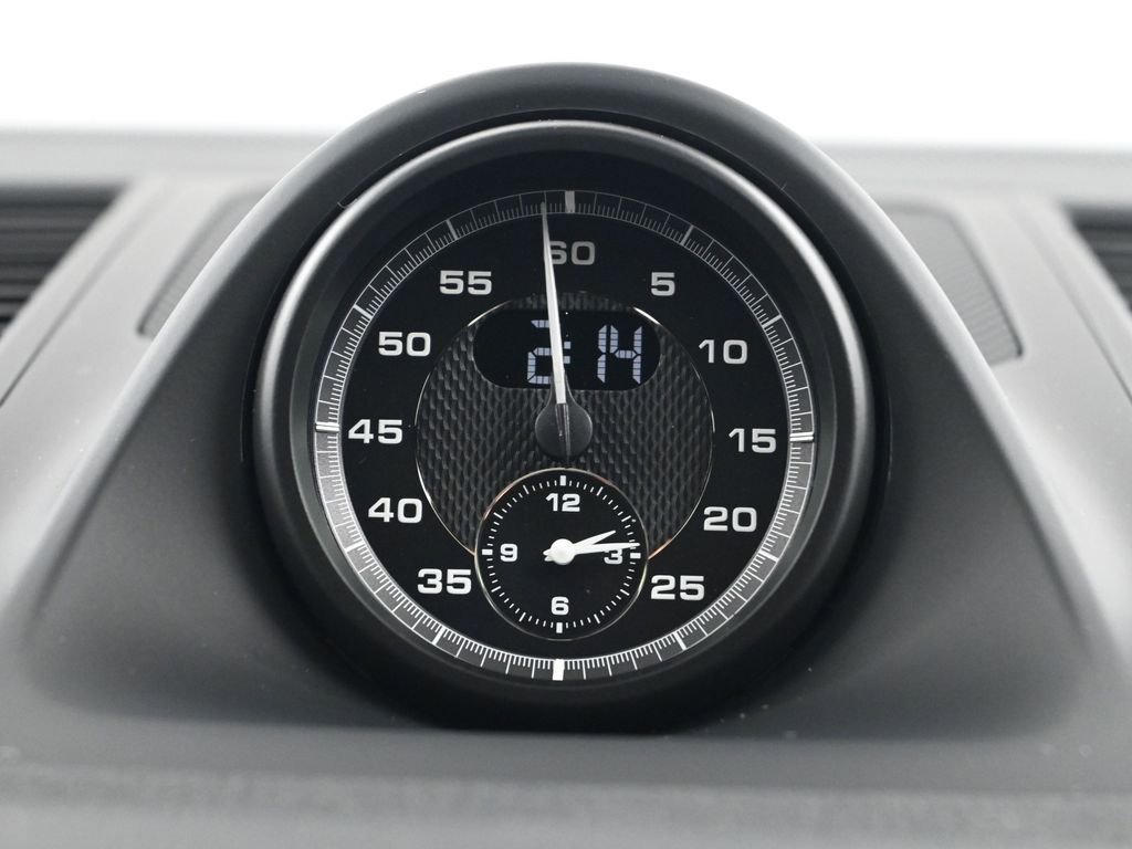 Certified 2026 Porsche Macan image 12