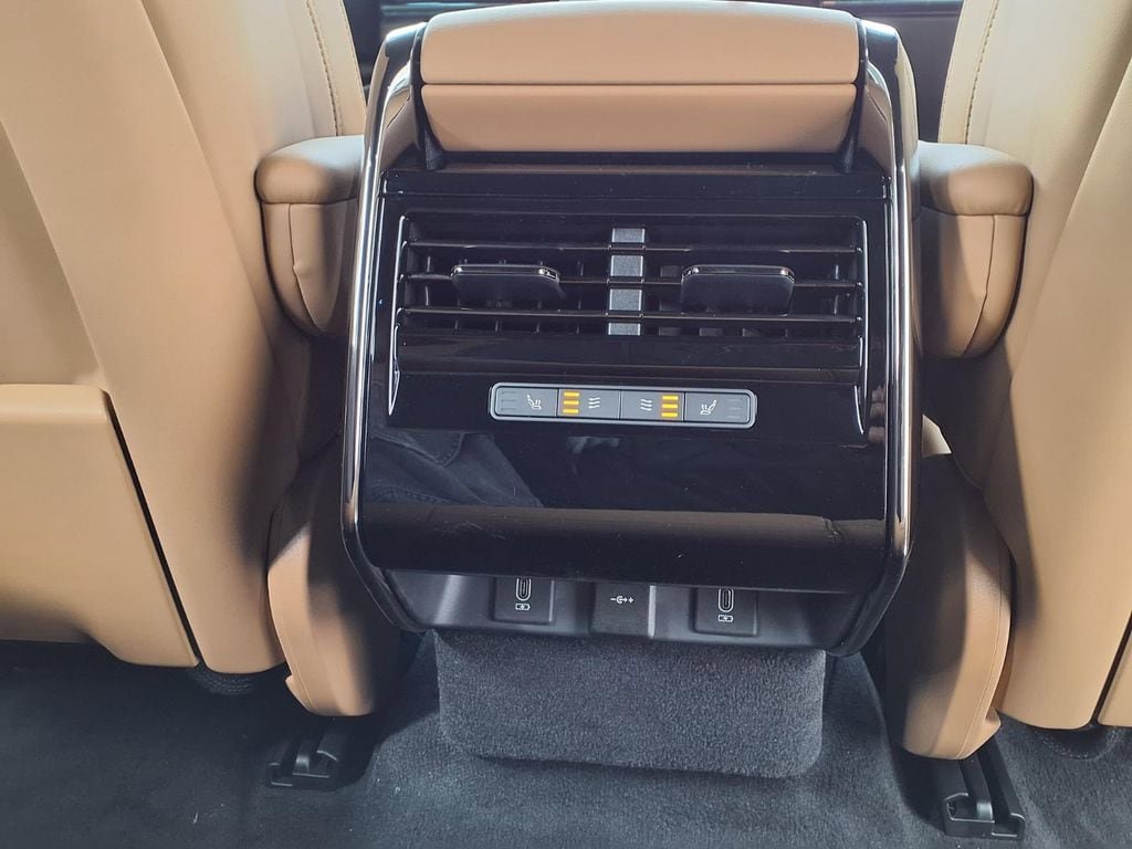 New 2026 Land Rover Range Rover Sport SE AWD/4WD image 24
