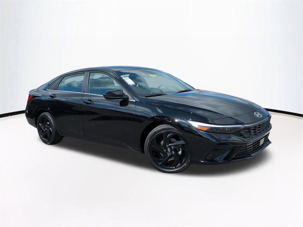 New 2026 Hyundai Elantra SEL Sport image 2