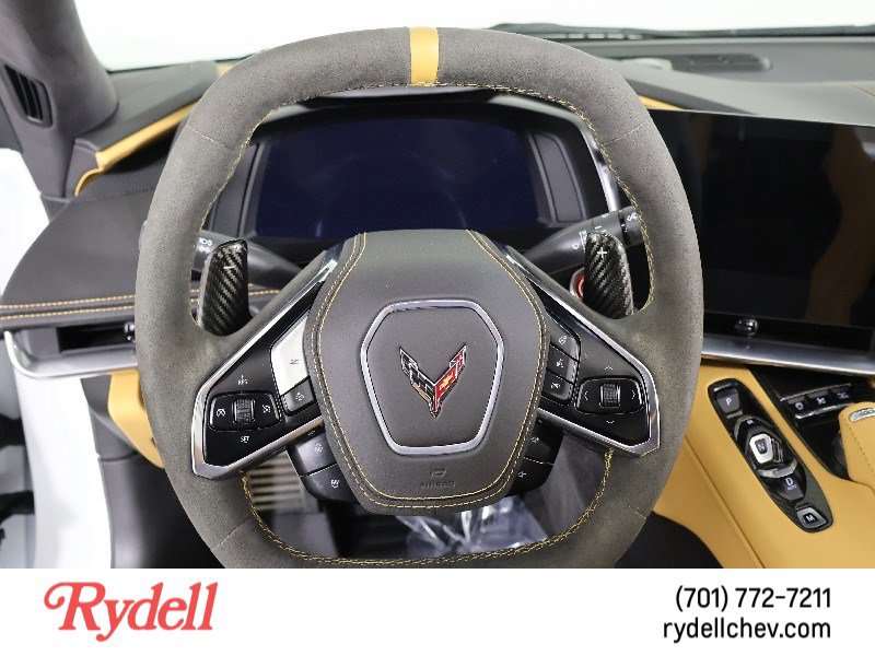 Used 2025 Chevrolet Corvette Stingray Premium Cpe w/ Z51 Performance Package image 16