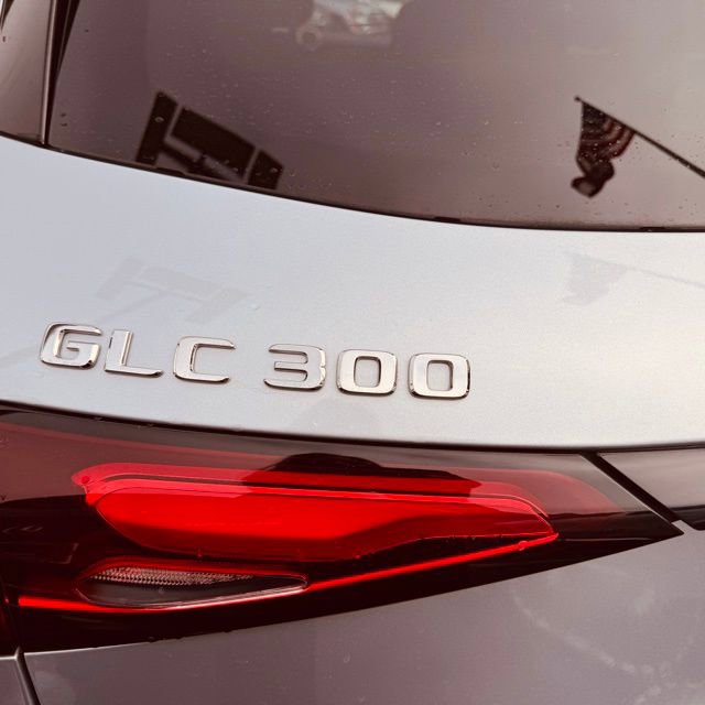 Certified 2025 Mercedes-Benz GLC 300 4MATIC image 33