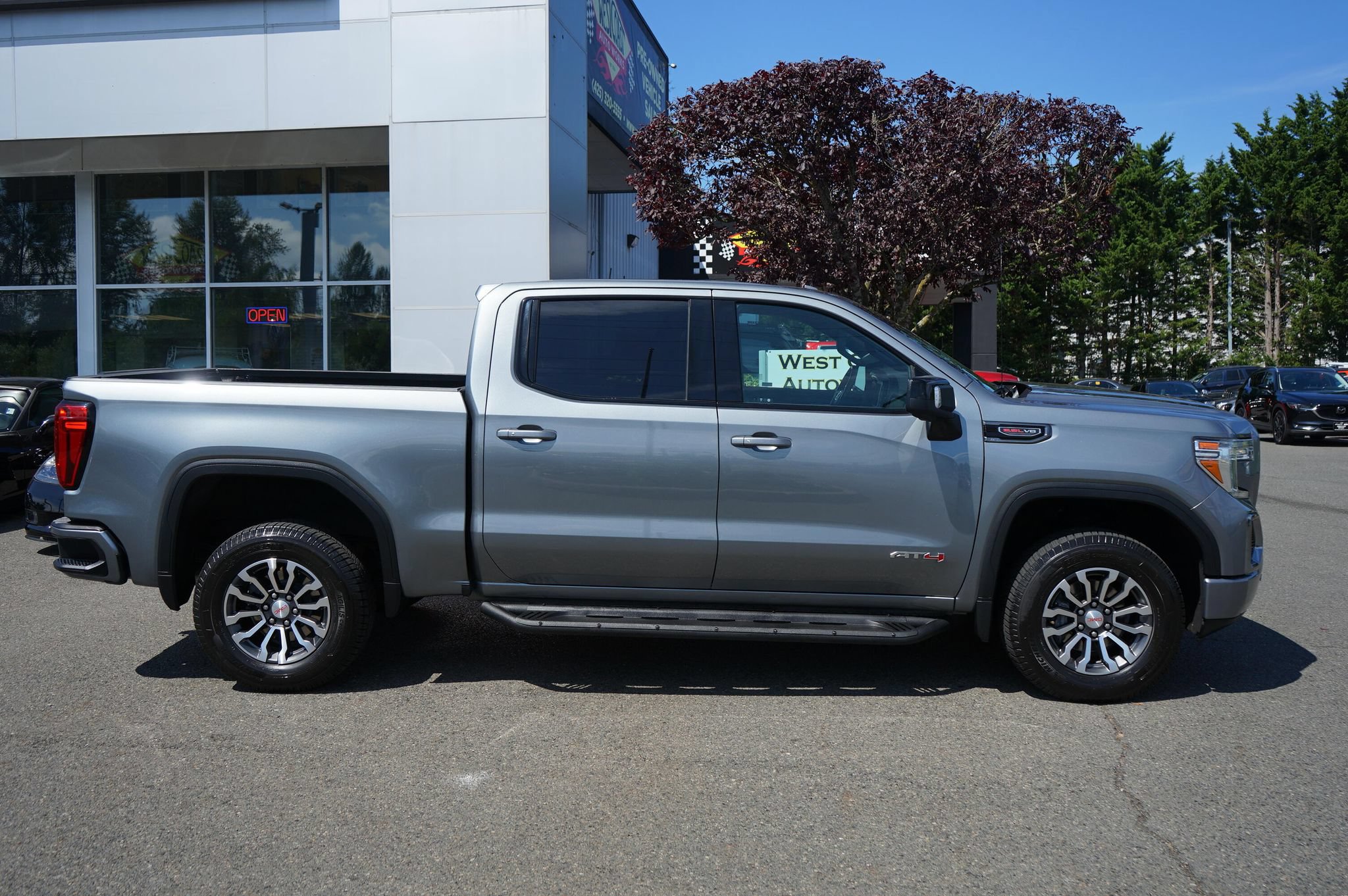 Used 2020 GMC Sierra 1500 AT4 w/ AT4 Premium Package AWD/4WD image 7